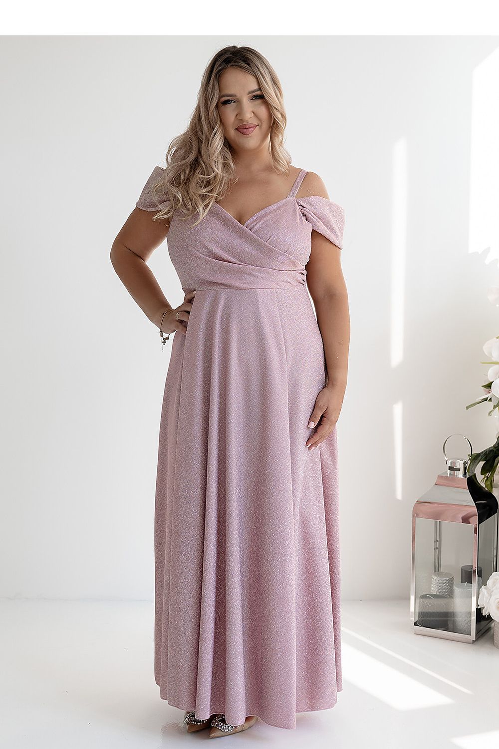 Langes Kleid Damen – Wickelausschnitt & ausgestellter Rock mit Schlitz
