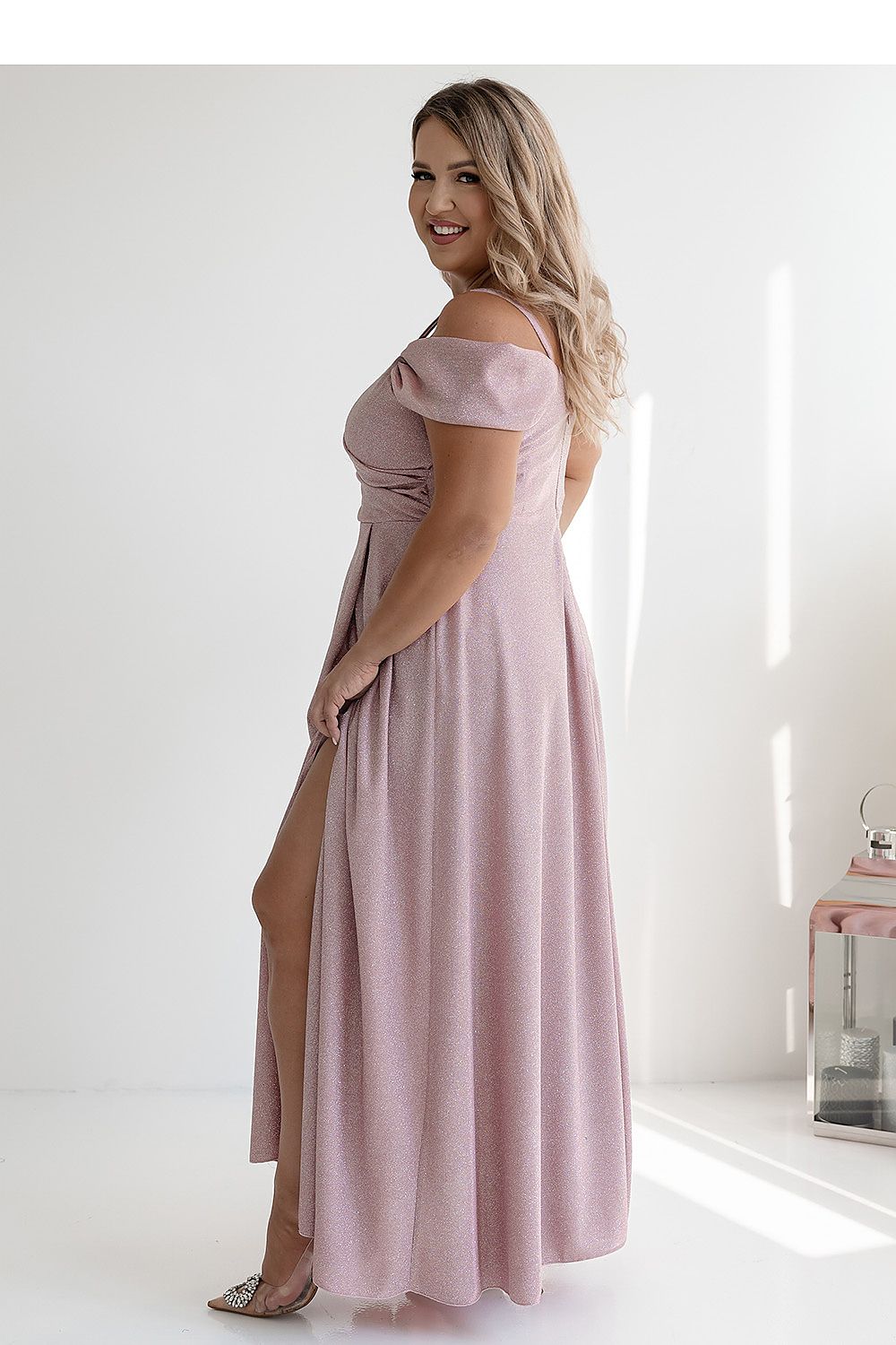 Langes Kleid Damen – Wickelausschnitt & ausgestellter Rock mit Schlitz