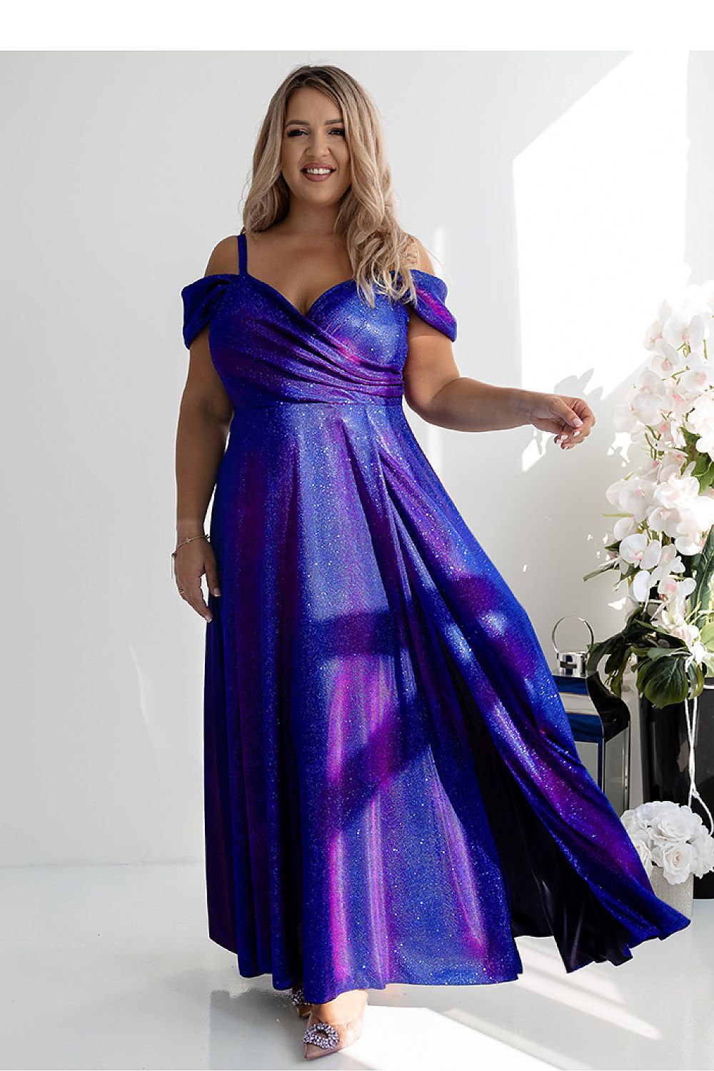 Langes Kleid Damen – Wickelausschnitt & ausgestellter Rock mit Schlitz