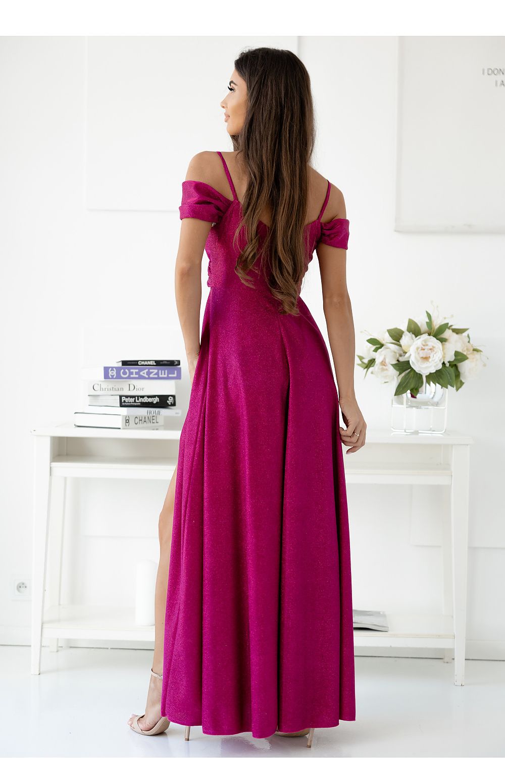 Langes Kleid Damen – Wickelausschnitt & ausgestellter Rock mit Schlitz