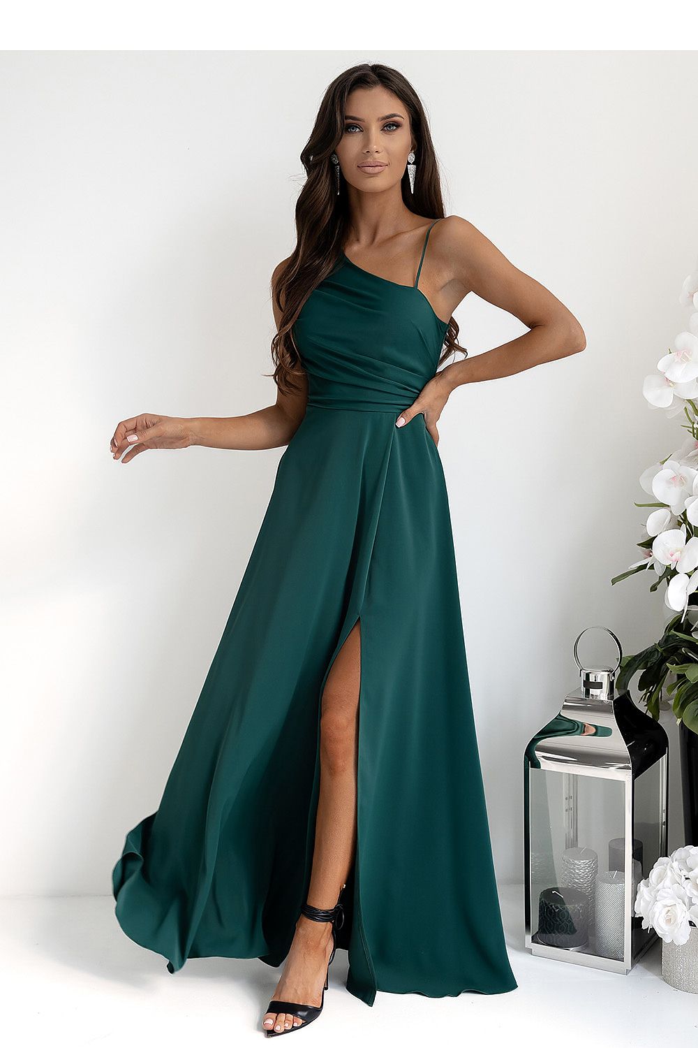 Langes Kleid Damen – asymmetrische Träger & geflochtener Rücken