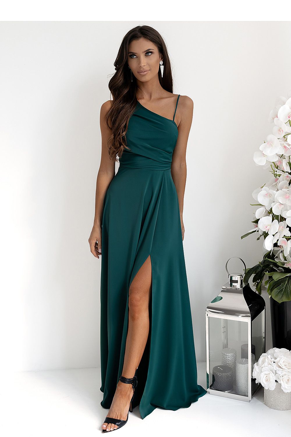 Langes Kleid Damen – asymmetrische Träger & geflochtener Rücken