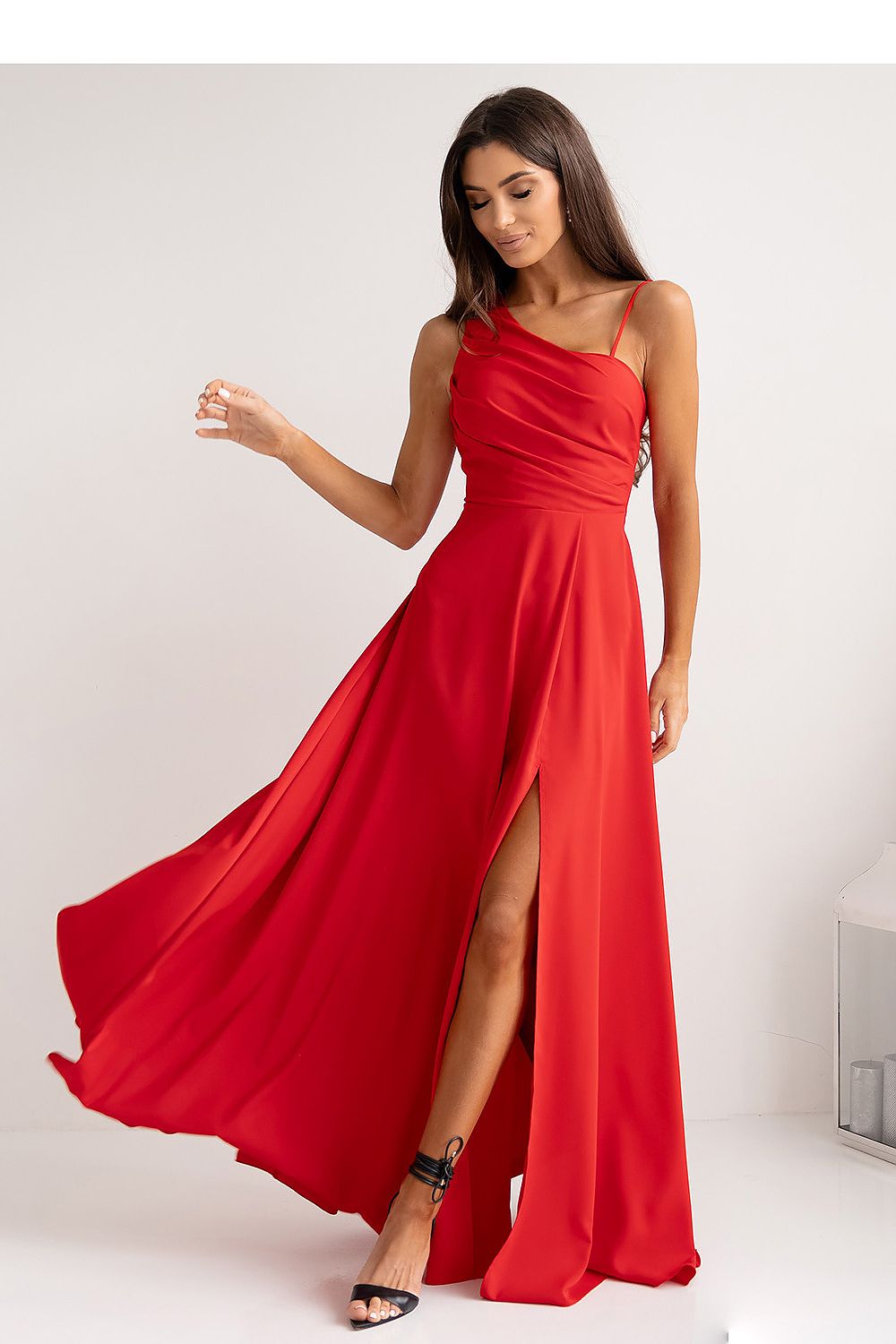 Langes Kleid Damen – asymmetrische Träger & geflochtener Rücken