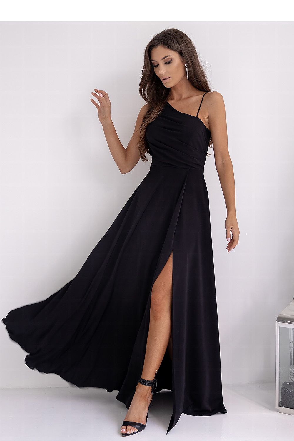 Langes Kleid Damen – asymmetrische Träger & geflochtener Rücken