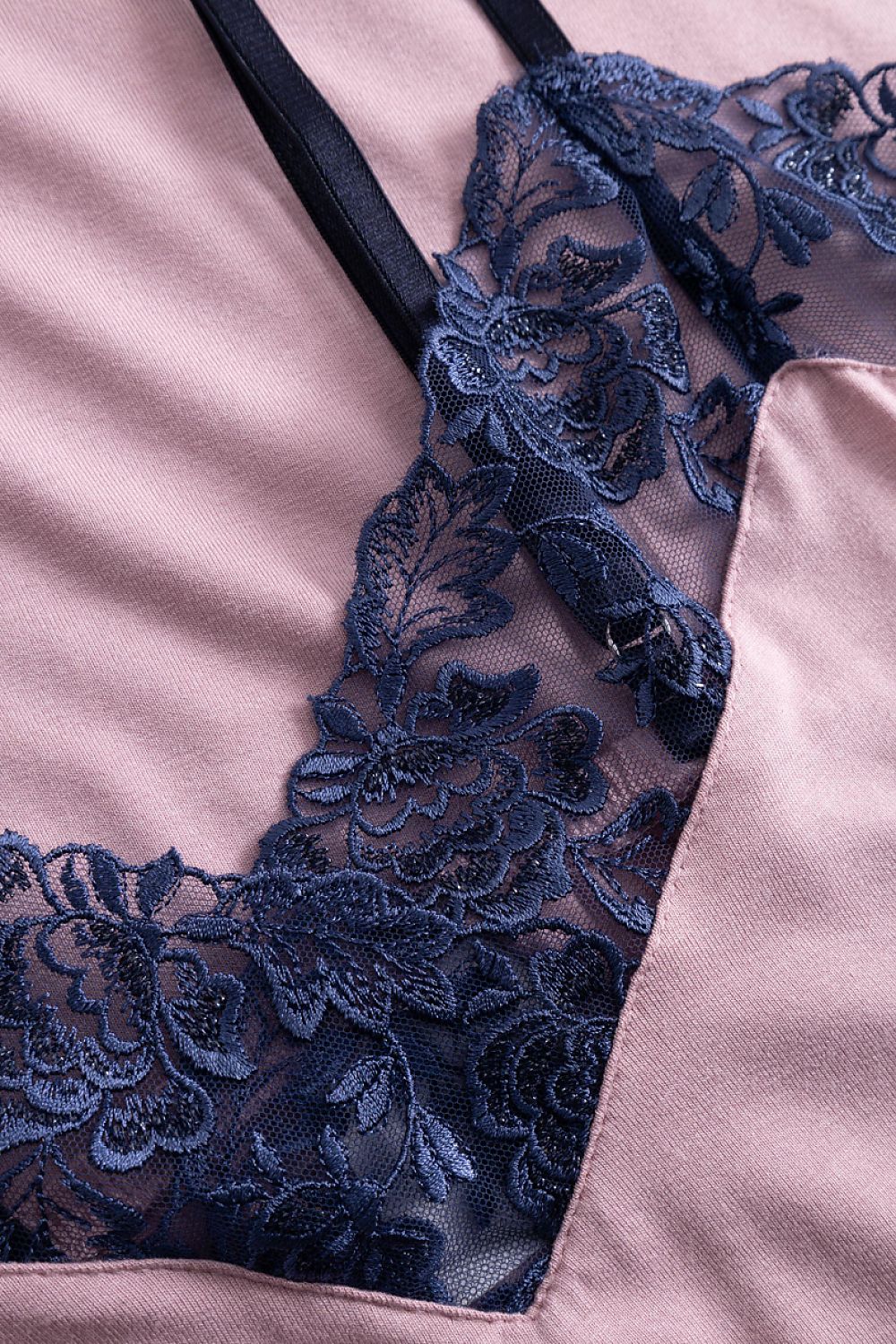 Nachthemd Damen rosa – Viskose mit Kontrastspitze & Trägern