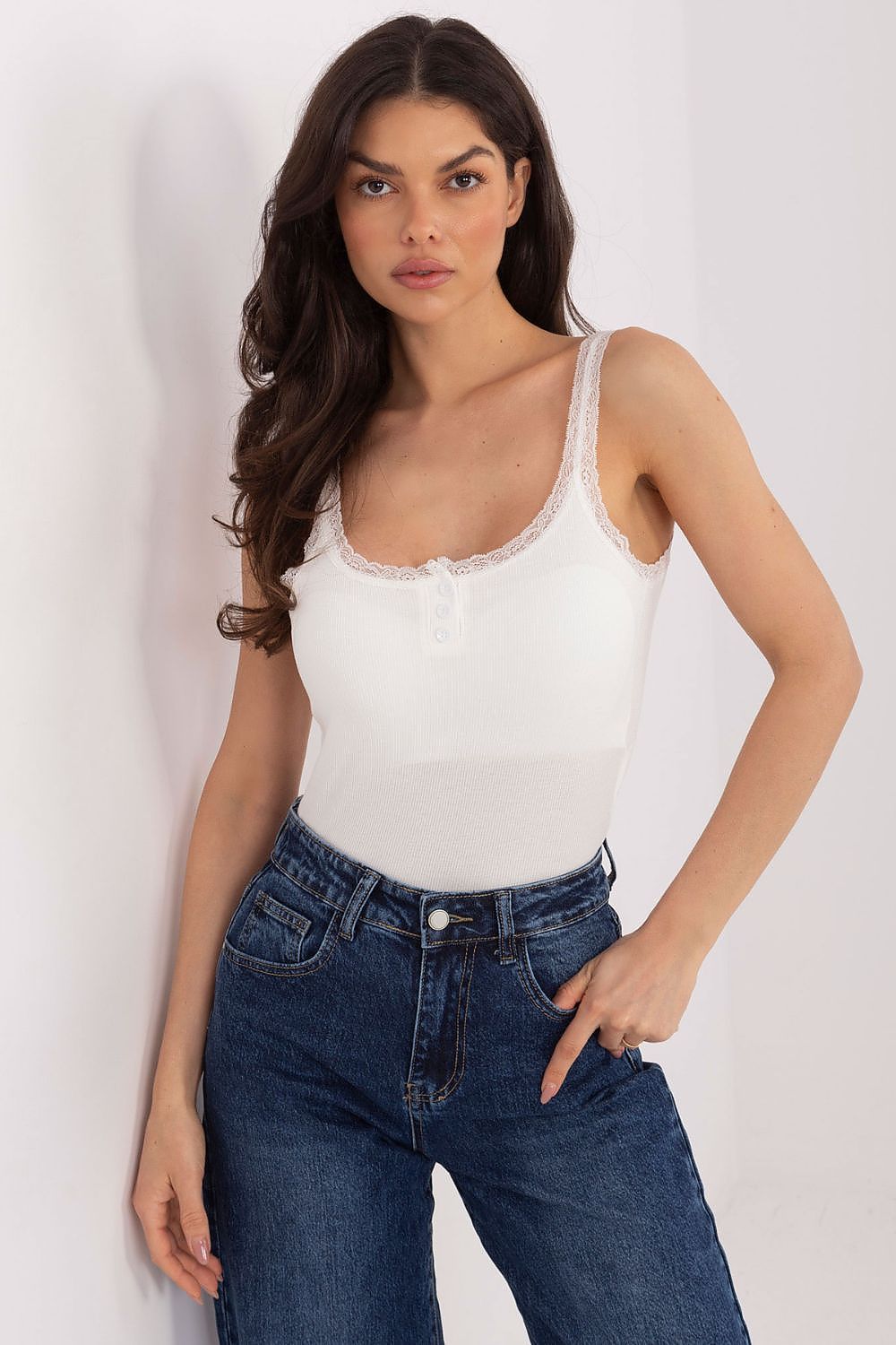 Top Damen mit eingebautem BH Viskose – Bequem & Feminin