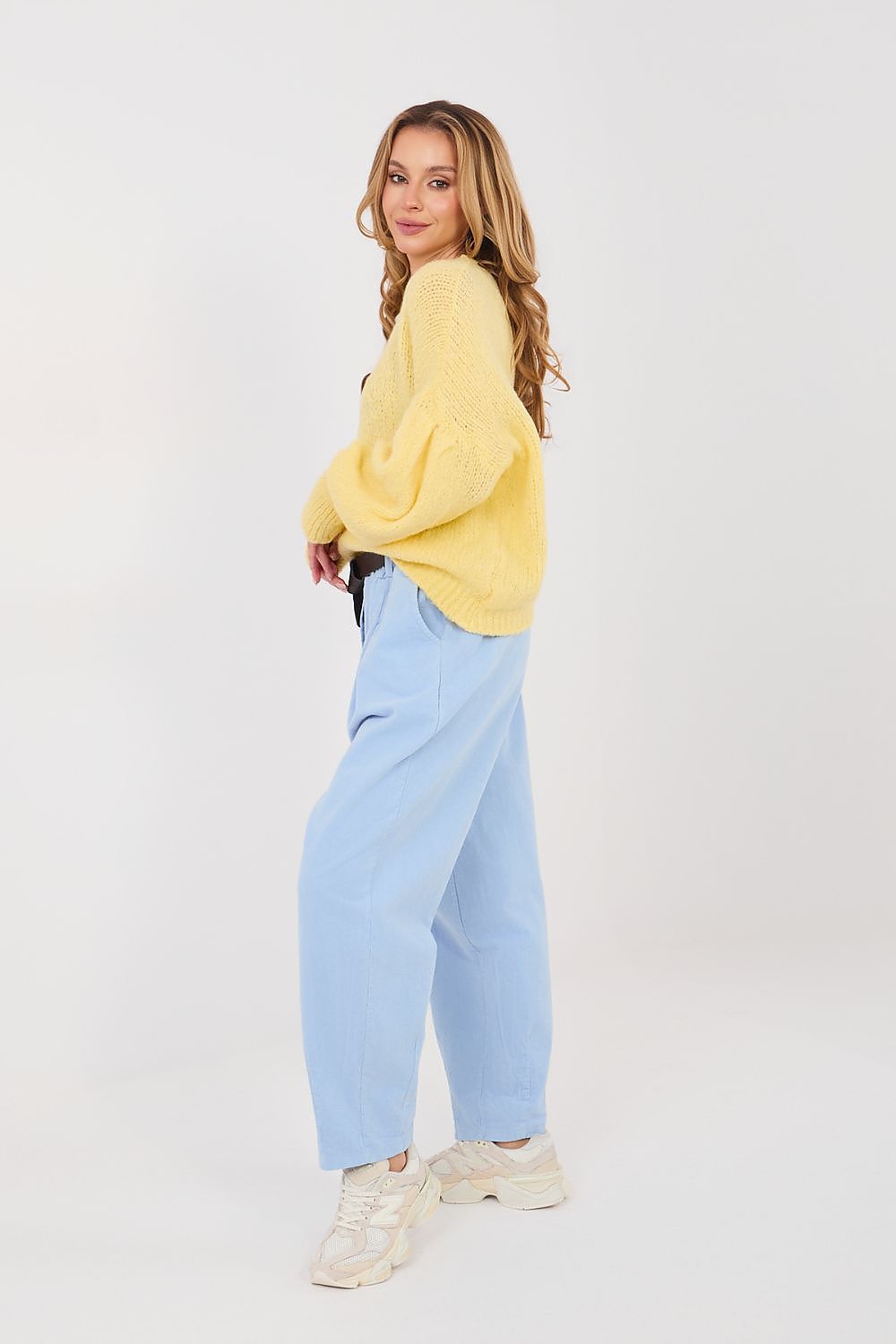 Cordhose Damen – Elegante Karottenhose mit Hoher Taille