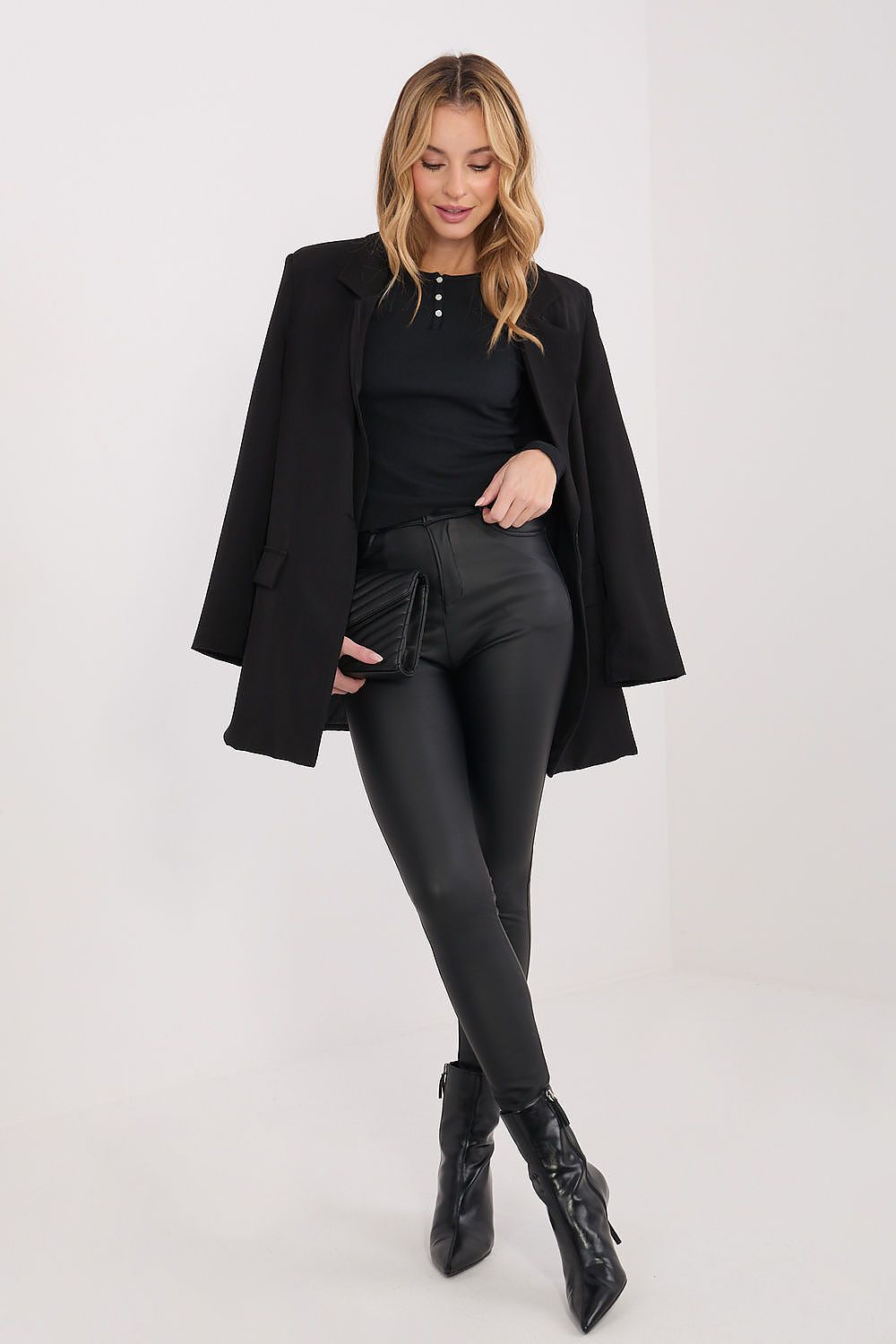 Kurzes Damen Shirt mit Knopfleiste aus Baumwolle – Trendy Crop