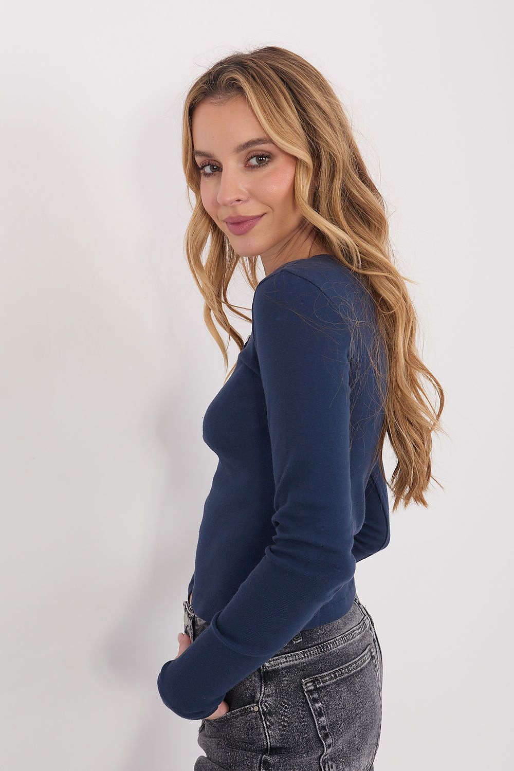 Kurzes Damen Shirt mit Knopfleiste aus Baumwolle – Trendy Crop
