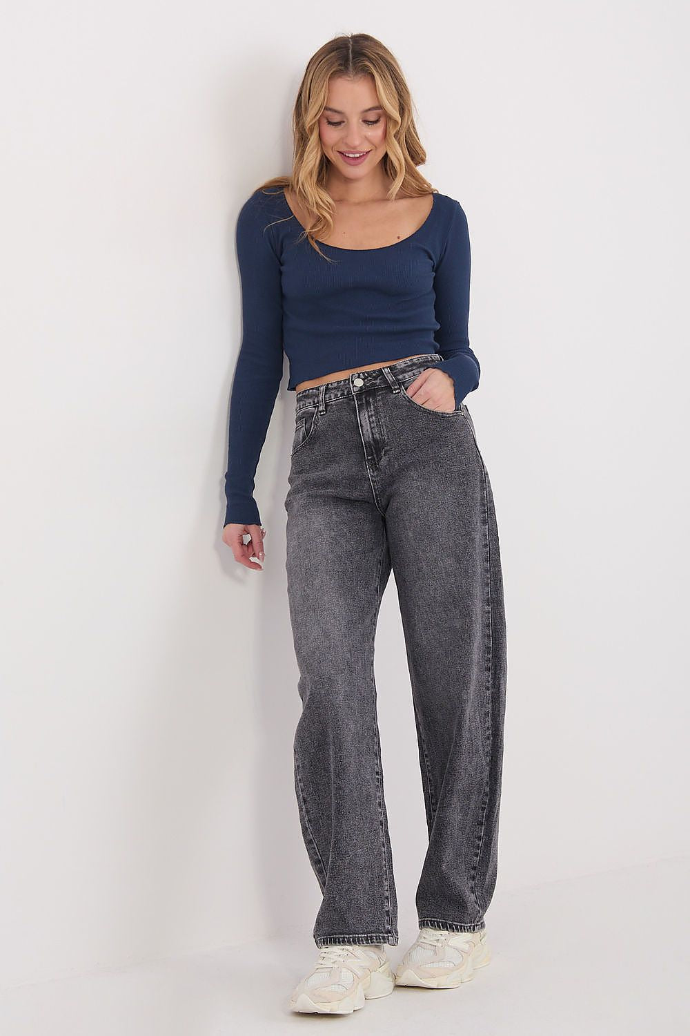 Kurzes Damen Longsleeve aus geripptem Baumwollmaterial