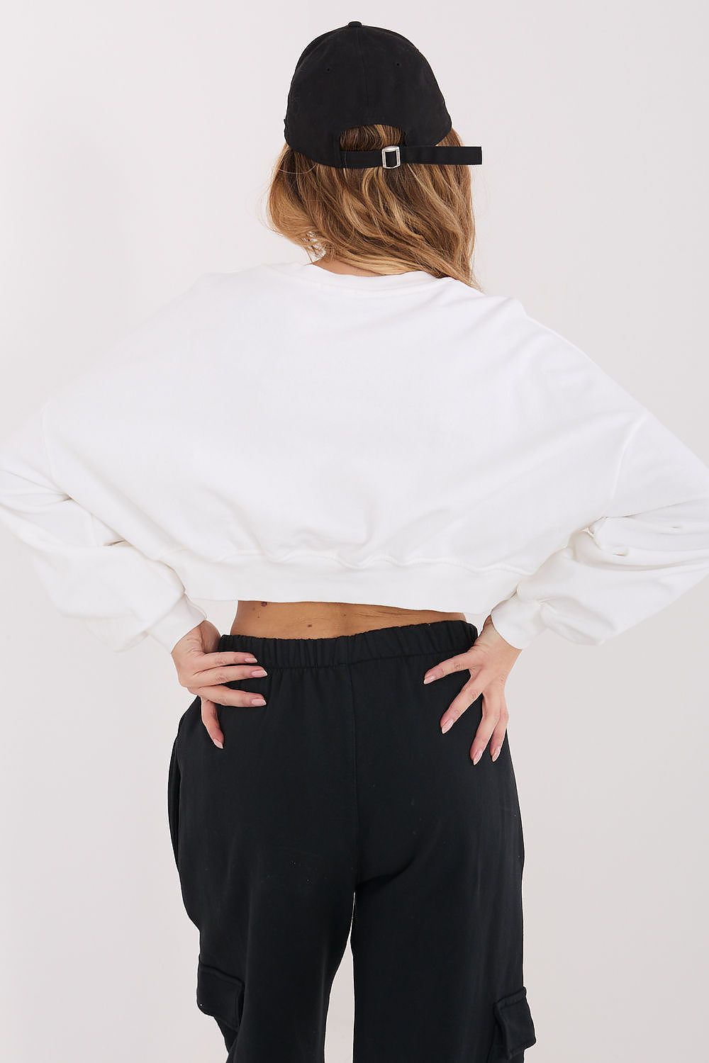 Kurzes Damen Sweatshirt mit Aufschriften – Trendy Crop Style