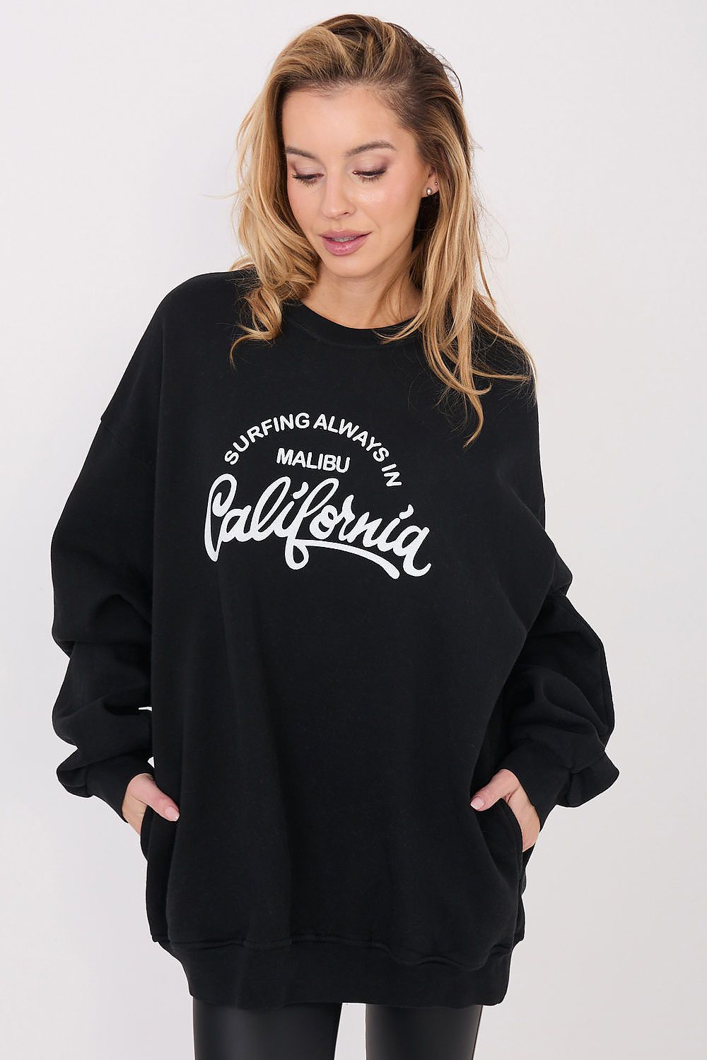 Verlängerte Damen Bluse mit Aufschriften – Lässig & Bequem