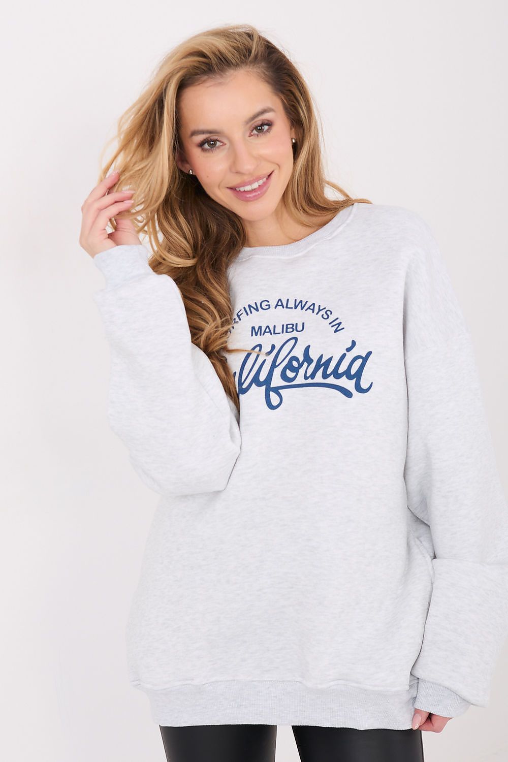 Verlängerte Damen Bluse mit Aufschriften – Lässig & Bequem