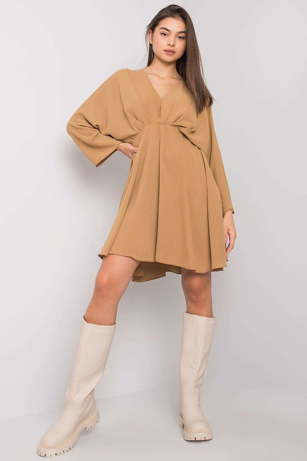 Alltagskleid Damen Triangelausschnitt ausgestellt beige midi
