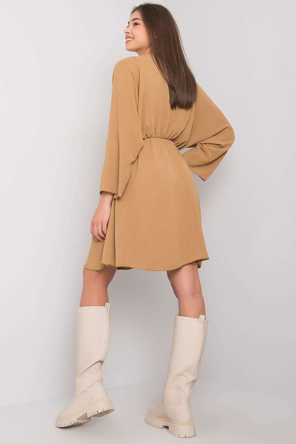 Alltagskleid Damen Triangelausschnitt ausgestellt beige midi